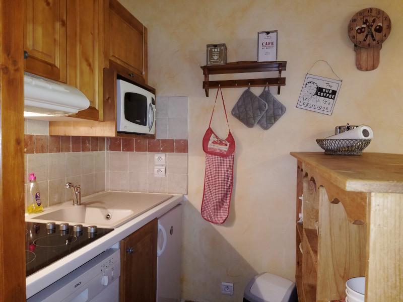 Cuisine, Appartement VA001, Les Chalets du Valaisan, La Rosière, vue 1 cuisine-appartement-VA001-les-chalets-du-valaisan-la-rosiere-vue-1