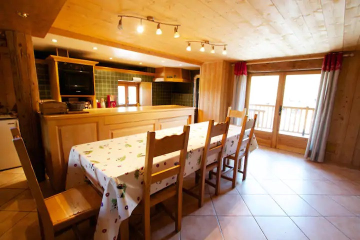 Salle à manger, Chalet La Verdache, Le Châtelard cuisine-chalet-la-verdache-le-chatelard