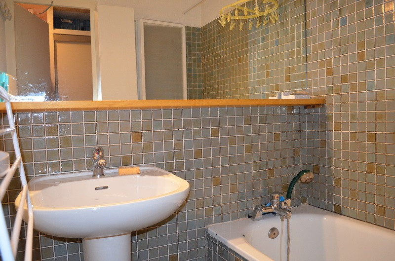 Salle de bain, Studio VR017, Le Valrosière, La Rosière salle-de-bain-studio-VR017-le-valrosiere-la-rosiere