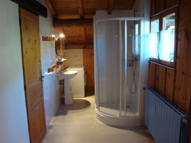 Salle de bain 1, Appartement GL027, Chalet La Chancelle, La Rosière Salle de bain 1, Appartement GL027, Chalet La Chancelle, La Rosière