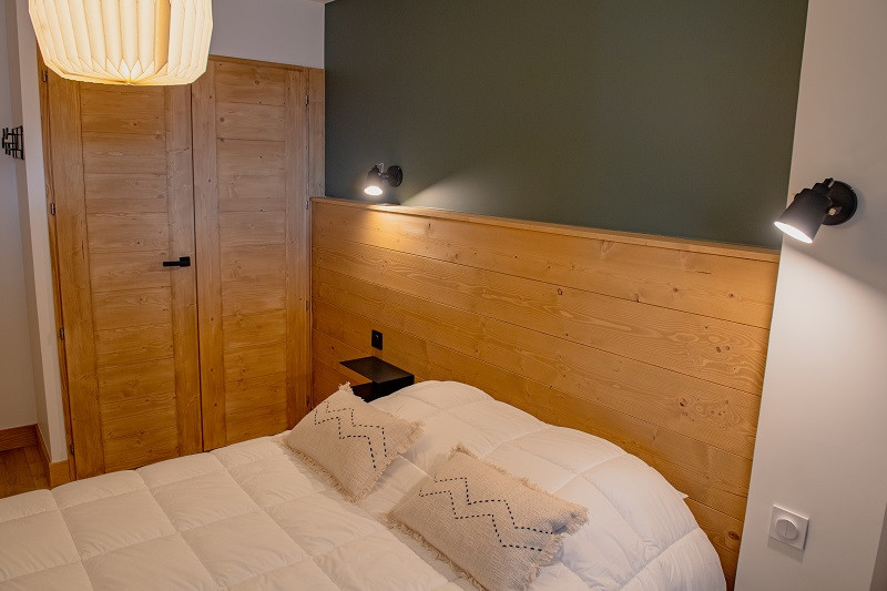 Chambre 2, Appartement ALP03, Les Alpages, La Rosière, vue 2 chambre-2-appartement-alp03-les-alpages-la-rosiere-vue-2