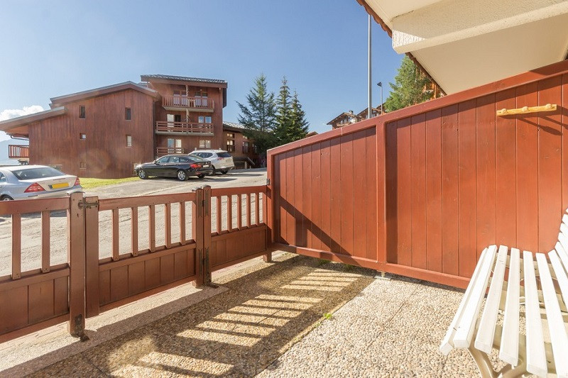 Extérieur été, Studio cabine CR03A, Les Chalets de La Rosière, vue 1 exterieur-ete-studio-cabine-CR03A-les-chalets-de-la-rosiere-vue-1