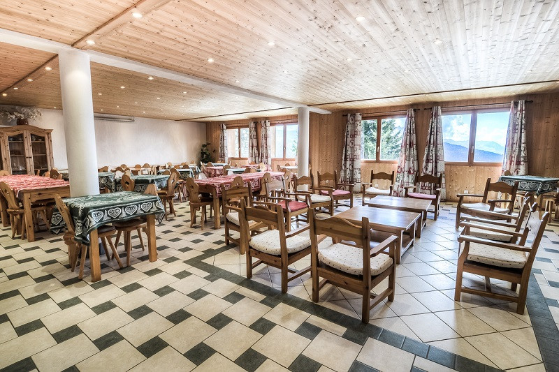 grande-salle-groupe-tyrol-la-rosiere-1276815 grande-salle-groupe-tyrol-la-rosiere-1276815