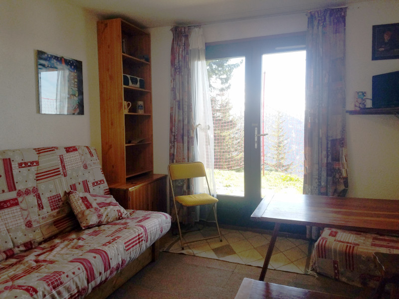 Séjour, Studio LB003, La Louie Blanche, La Rosière, vue 3 sejour-studio-LB003-la-louie-blanche-la-rosiere-vue-3