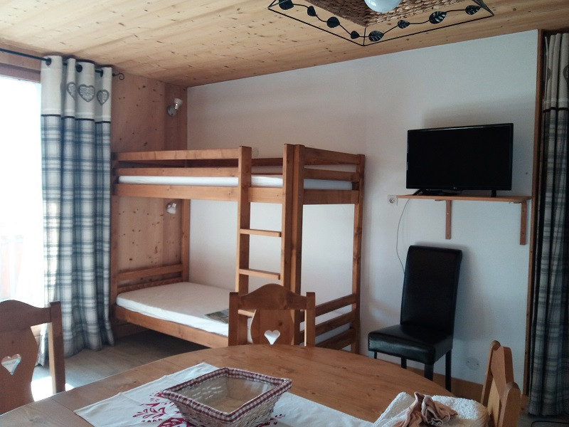 Lits superposés, Appartement LAUZI, Chalet La Lauzière, La Rosière, vue 1 lits-superposes-appartement-LAUZI-chalet-la-lauziere-la-rosiere-vue-1