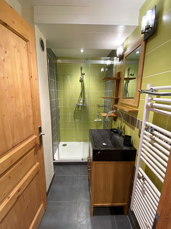 Salle d'eau, Appartement VE00, Les Vertes Années, La Rosière, vue 1 Salle d'eau, Appartement VE00, Les Vertes Années, La Rosière, vue 1