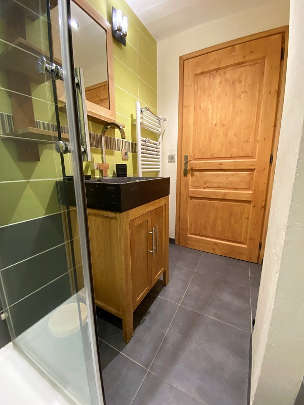 Salle d'eau, Appartement VE00, Les Vertes Années, La Rosière, vue 2 Salle d'eau, Appartement VE00, Les Vertes Années, La Rosière, vue 2