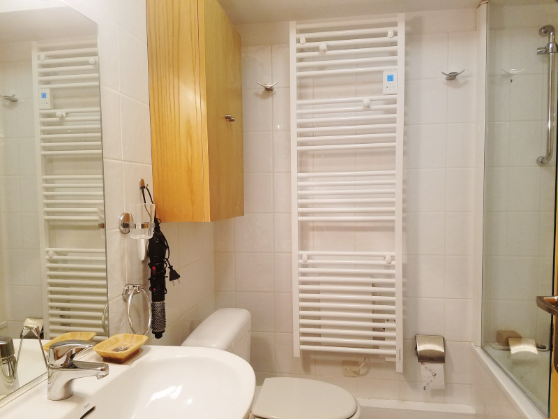 Salle de bain 1, Appartement NV005, Les Niverolles, La Rosière, vue 1 salle-de-bain-1-appartement-nv005-les-niverolles-la-rosiere-vue-1