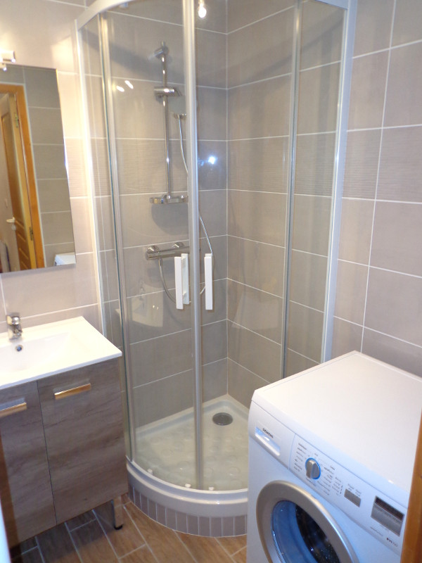 Salle de bain, Appartement NV009, Les Niverolles, La Rosière salle-de-bain-appartement-NV009-les-niverolles-la-rosiere