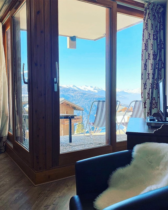 Séjour, Studio VL007, Le Valaisan, La Rosière, vue 2 sejour-studio-vl007-le-valaisan-la-rosiere-vue-2