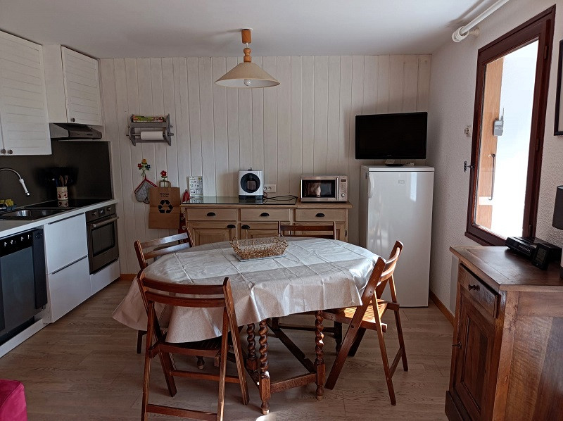 Séjour, Appartement rez-de-jardin, Chalet Les Myriades, La Rosière, vue 2 sejour-appartement-rez-de-jardin-chalet-les-myriades-la-rosiere-vue-2