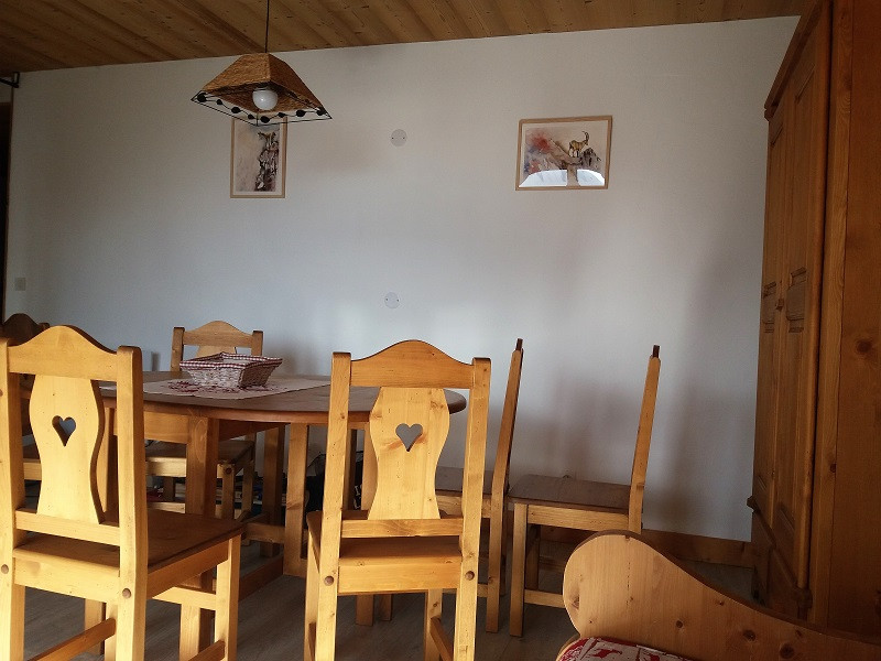 Séjour, Appartement LAUZI, Chalet La Lauzière, La Rosière, vue 2 sejour-appartement-LAUZI-chalet-la-lauziere-la-rosiere-vue-2