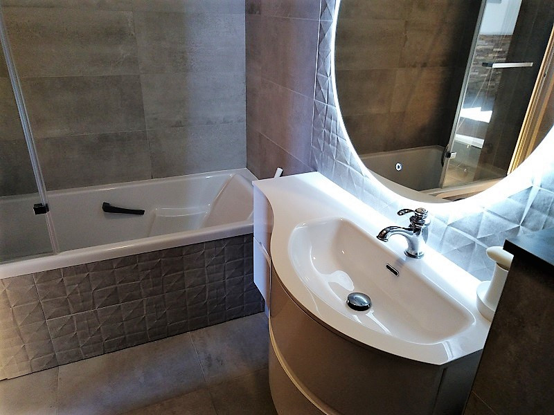 Salle de bain 1, appartement CHEA34, Les Chalets des Eucherts, La Rosière, vue 1 salle-de-bain-1-appartement-chea34-les-chalets-des-eucherts-la-rosiere-vue-1