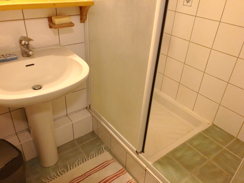 Salle d'eau, Studio VLR34, Le Val Rosière, La Rosière, vue 1 salle-de-bain-studio-vlr34-le-val-rosiere-la-rosiere-vue-1