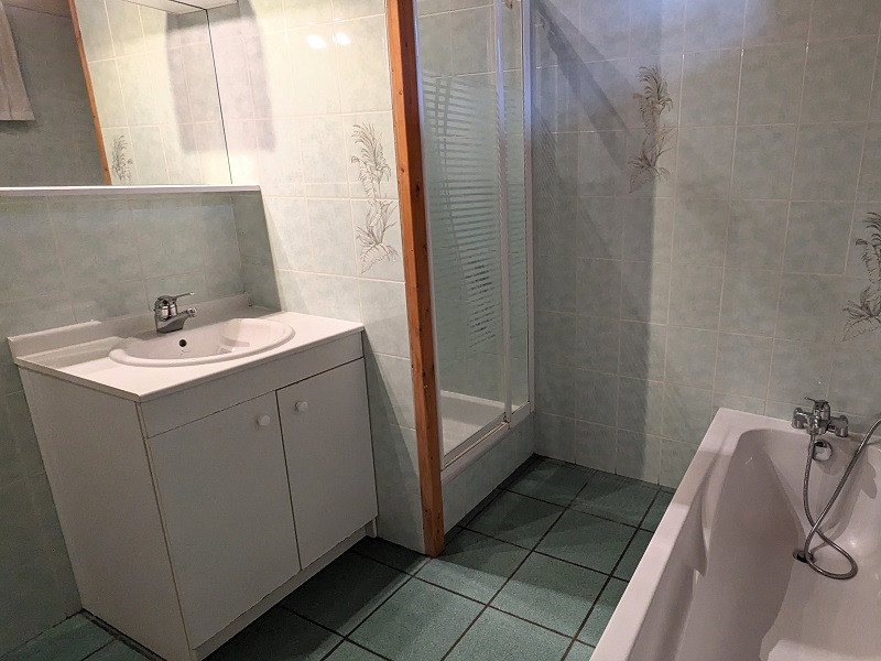 Salle de bain 2, Appartement CP001, Le Clapey, La Rosière, vue 1 Salle de bain 2, Appartement CP001, Le Clapey, La Rosière, vue 1