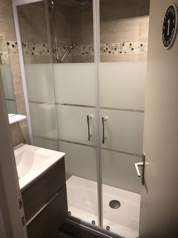 salle-de-bain-appartement-HR401-les-hauts-de-la-rosière-vue-1