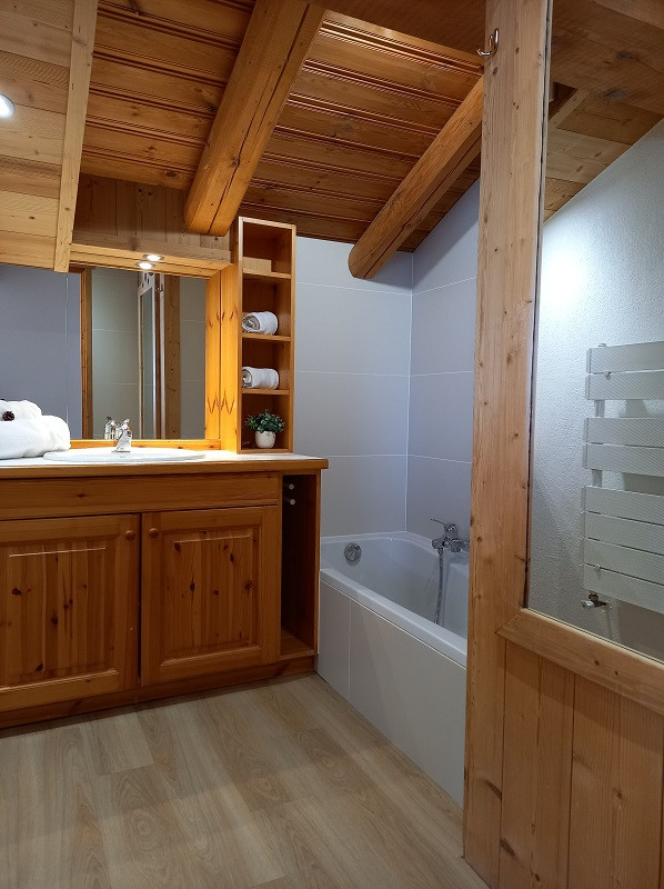 Salle de bain 1, Appartement CRYS7, Le Crystal, La Rosière Salle de bain 1, Appartement CRYS7, Le Crystal, La Rosière