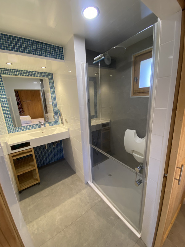 salle-de-bain-rez-5072015 salle-de-bain-rez-5072015