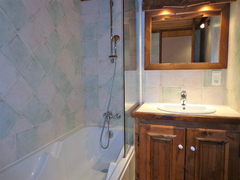 Salle de bain, Chalet Les 3 Sapins, La Rosière, vue 1 salle-de-bain-chalet-les-3-sapins-la-rosiere-vue-1