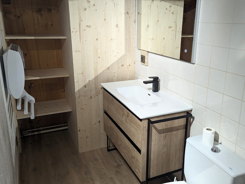 Salle d'eau 1, Appartement CP001, Le Clapey, La Rosière, vue 2 Salle d'eau 1, Appartement CP001, Le Clapey, La Rosière, vue 2