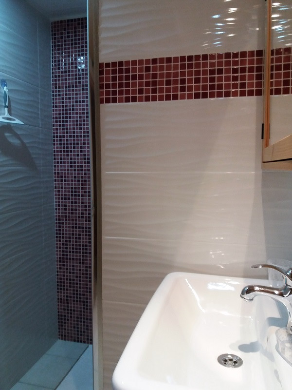 Salle d'eau, Appartement LAUZI, Chalet La Lauzière, La Rosière, vue 2 salle-de-douche-appartement-LAUZI-chalet-la-lauziere-la-rosiere-vue-2