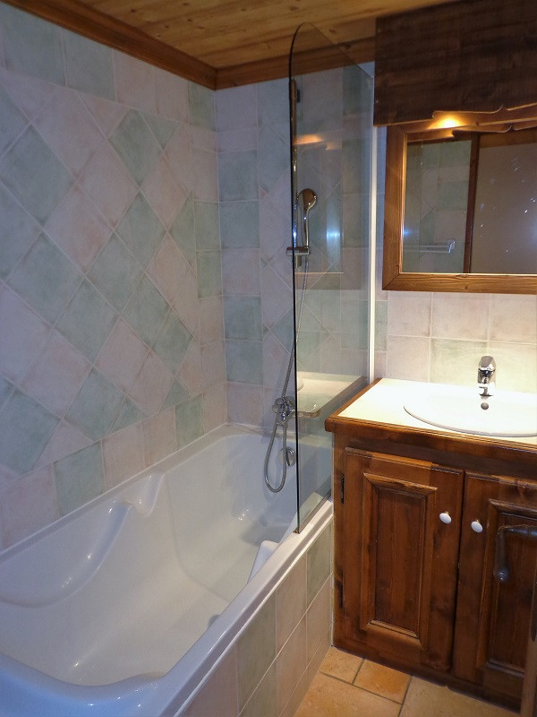 Salle de bain, Chalet Les 3 Sapins, La Rosière, vue 2 salle-de-bain-chalet-les-3-sapins-la-rosiere-vue-2
