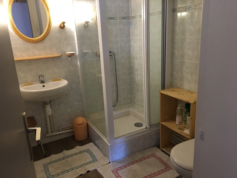 Salle de bain, Studio CS042, La Chanousia, La Rosière salle-de-bains-studio-CS042-la-chanousia-la-rosiere
