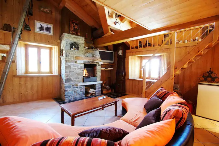 Salon, Chalet La Verdache, Le Châtelard, vue 2 salon-chalet-la-verdache-le-chatelard-vue-2