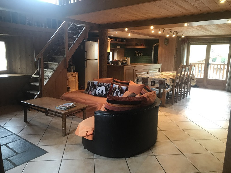 Salon, Chalet La Verdache, Le Châtelard, vue 3 salon-chalet-la-verdache-le-chatelard-vue-3