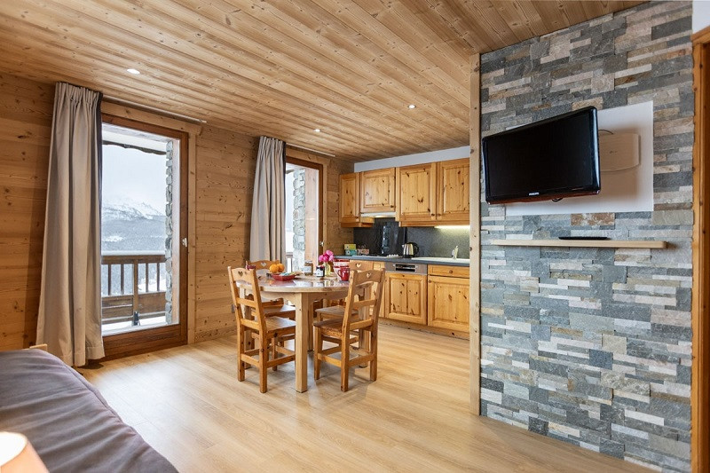 Séjour, Appartement CRYS3, Chalet Le Crystal, La Rosière, vue 1