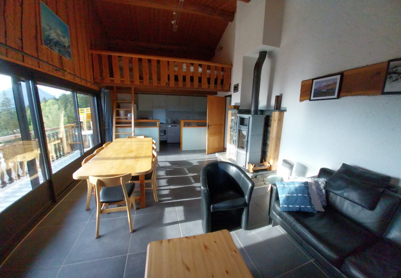 Séjour et cuisine, Appartement GL027, Chalet La Chancelle, La Rosière