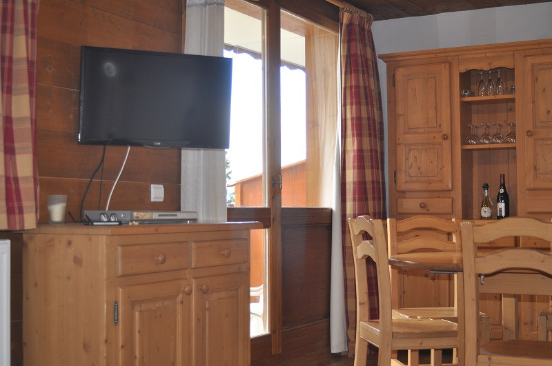 Séjour, Appartement VA023, Les Chalets du Valaisan, La Rosière, vue 2 sejour-appartement-VA023-les-chalets-du-valaisan-la-rosiere-vue-2